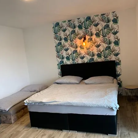 Zupanovice-2 By Interhome 多布日什